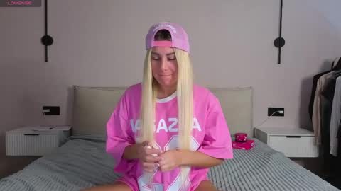 Snapshot of whiteflower_x0 chatting on 05-27-26, 08:55 ASK ME online show from 05-27-26, 08:55