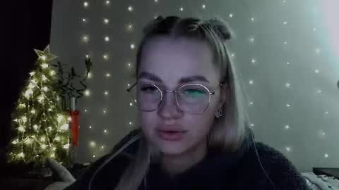 whitehex666 online show from 12-22-25, 05:10