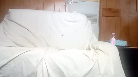 Snapshot of whitelion67 chatting on 04-11-26, 01:32 whitelion67 online show from 04-11-26, 01:32