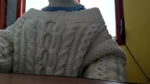 whitesweater online show from 11-10-25, 08:13