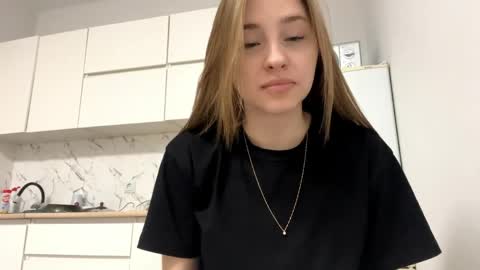 Vicky online show from 03-27-26, 09:25