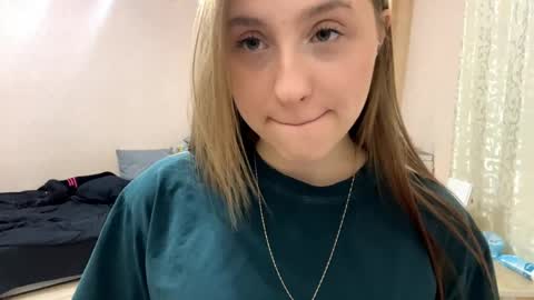Vicky online show from 04-15-26, 07:58