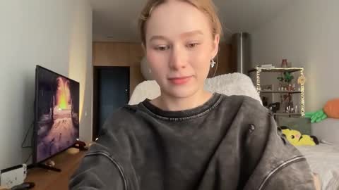 Alisa online show from 09-18-25, 07:21