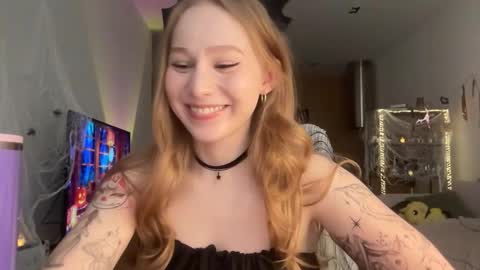 Alisa online show from 10-31-25, 08:04