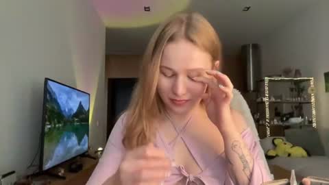 Snapshot of whoisalisa chatting on 07-15-26, 08:08 Alisa online show from 07-15-26, 08:08