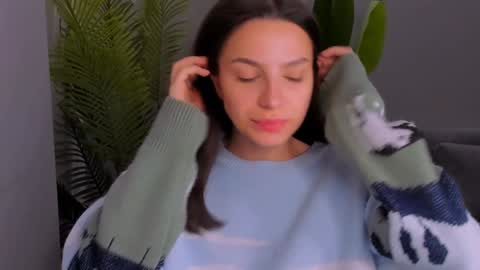 Snapshot of whoislulu chatting on 12-21-24, 09:58 whoislulu online show from 12-21-24, 09:58