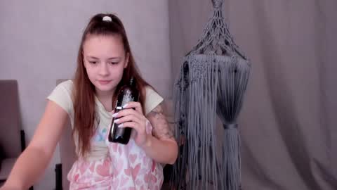 Veronica online show from 02-24-25, 05:09