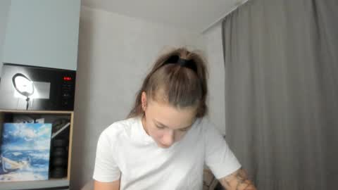 Veronica online show from 09-12-25, 06:52