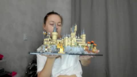 Snapshot of why_again_me chatting on 01-16-26, 08:46 Veronica online show from 01-16-26, 08:46