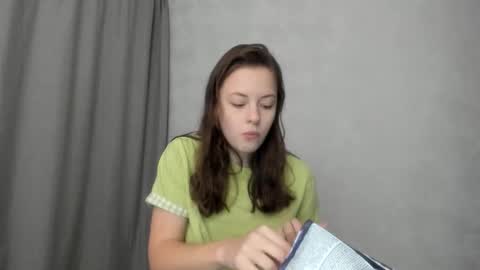 Snapshot of why_again_me chatting on 02-28-26, 07:26 Veronica online show from 02-28-26, 07:26