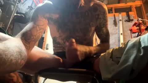 whyteboi8989 online show from 11-04-25, 11:42