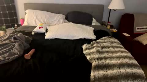 Katie Love online show from 06-11-26, 03:04