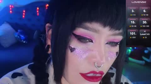 Snapshot of wickedxqueen chatting on 12-19-24, 09:49 Laura online show from 12-19-24, 09:49