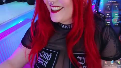 Snapshot of wickedxqueen chatting on 03-11-25, 05:05 Laura online show from 03-11-25, 05:05