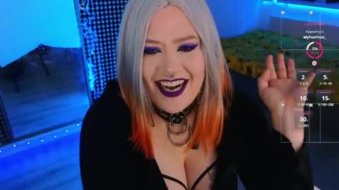 Laura  online show from 05-04-26, 07:10