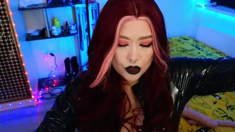 Laura  online show from 05-10-26, 09:42