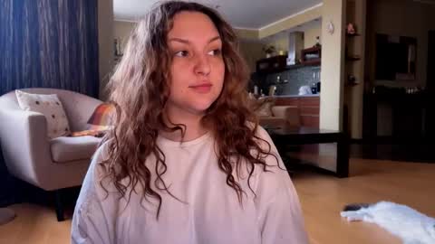 Snapshot of wievin chatting on 10-24-25, 07:49 VI online show from 10-24-25, 07:49