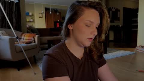 Snapshot of wievin chatting on 12-15-25, 08:29 VI online show from 12-15-25, 08:29