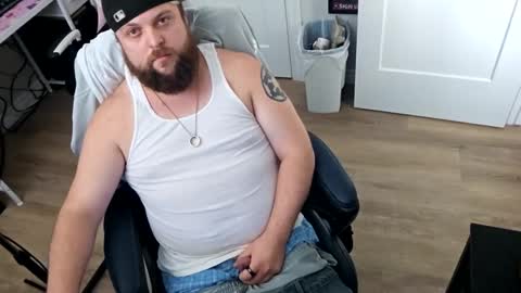 Snapshot of wifebeatershirtdude chatting on 09-09-25, 04:50 WiggaInAWifebeater online show from 09-09-25, 04:50