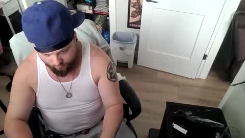 Snapshot of wifebeatershirtdude chatting on 10-11-25, 03:21 WiggaInAWifebeater online show from 10-11-25, 03:21