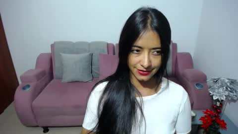 Snapshot of wifhot chatting on 01-04-25, 12:05 Ilauren online show from 01-04-25, 12:05