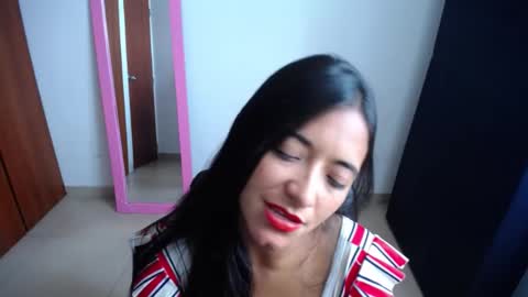 Snapshot of wifhot chatting on 02-08-25, 07:49 Ilauren online show from 02-08-25, 07:49