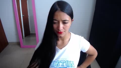 Snapshot of wifhot chatting on 02-11-25, 11:10 Ilauren online show from 02-11-25, 11:10