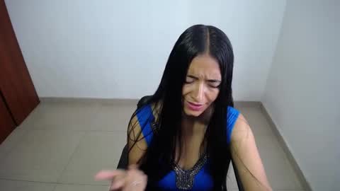 Snapshot of wifhot chatting on 09-11-25, 10:43 Ilauren online show from 09-11-25, 10:43