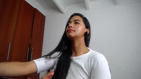 Snapshot of wifhot chatting on 12-01-25, 07:52 Ilauren online show from 12-01-25, 07:52