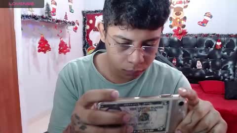 Snapshot of wiilliam_20 chatting on 12-18-24, 02:17 wiilliam online show from 12-18-24, 02:17