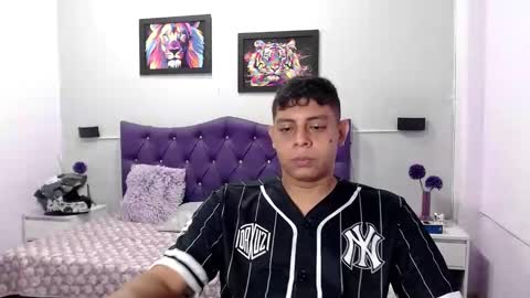 Snapshot of wiilliam_20 chatting on 10-27-25, 02:43 wiilliam online show from 10-27-25, 02:43