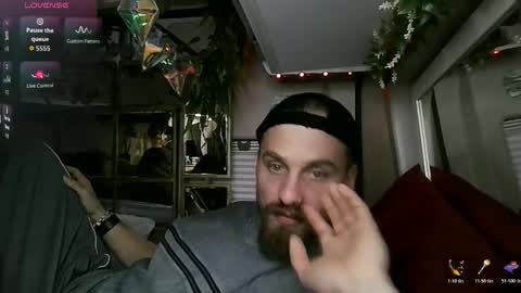 Snapshot of wilclyde1996 chatting on 11-28-25, 03:20 wilclyde1996 online show from 11-28-25, 03:20