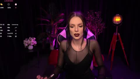 Snapshot of wild_alice_me chatting on 05-10-26, 03:39 Alice online show from 05-10-26, 03:39