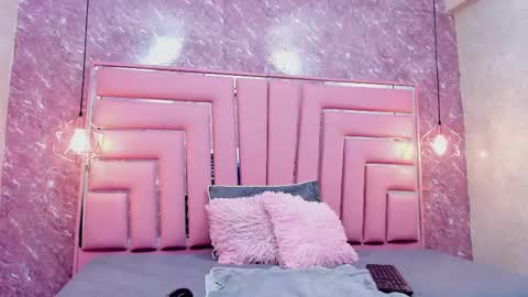 Snapshot of wild_firee_ chatting on 11-21-25, 08:18 wild_firee_ online show from 11-21-25, 08:18