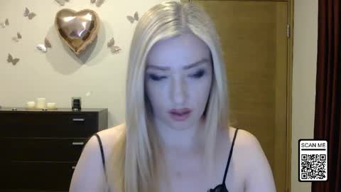Snapshot of wild_silk_desire chatting on 04-25-26, 05:43 Alina online show from 04-25-26, 05:43
