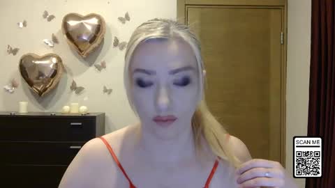 Snapshot of wild_silk_desire chatting on 04-27-26, 05:55 Alina online show from 04-27-26, 05:55