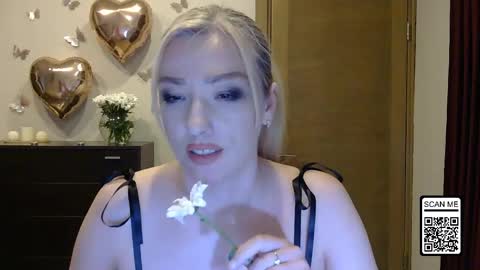 Snapshot of wild_silk_desire chatting on 04-30-26, 08:57 Alina online show from 04-30-26, 08:57