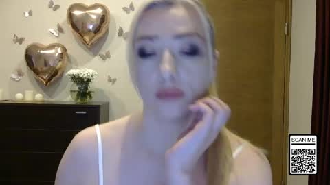 Snapshot of wild_silk_desire chatting on 05-05-26, 06:27 Alina online show from 05-05-26, 06:27