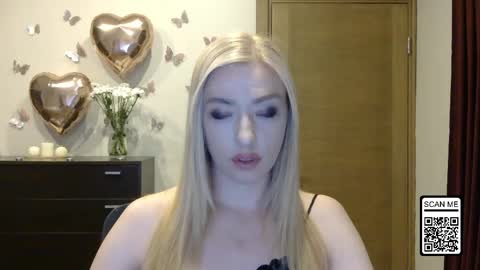 Snapshot of wild_silk_desire chatting on 05-08-26, 04:56 Alina online show from 05-08-26, 04:56