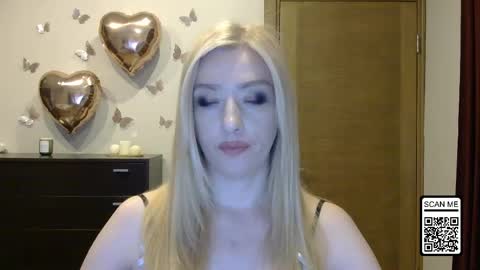 Snapshot of wild_silk_desire chatting on 05-14-26, 06:15 Alina online show from 05-14-26, 06:15