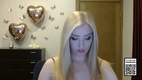 Snapshot of wild_silk_desire chatting on 05-17-26, 06:04 Alina online show from 05-17-26, 06:04