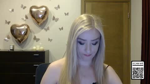Snapshot of wild_silk_desire chatting on 05-22-26, 06:02 Alina online show from 05-22-26, 06:02