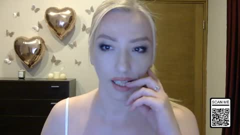 Snapshot of wild_silk_desire chatting on 05-31-26, 02:46 Alina online show from 05-31-26, 02:46