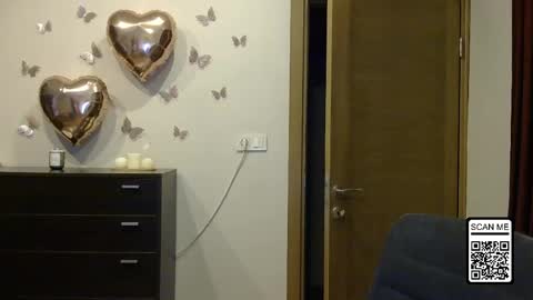 Snapshot of wild_silk_desire chatting on 05-31-26, 06:09 Alina online show from 05-31-26, 06:09