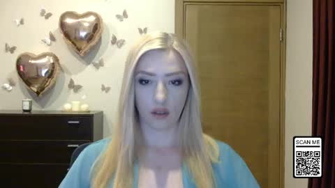 Snapshot of wild_silk_desire chatting on 06-01-26, 02:41 Alina online show from 06-01-26, 02:41