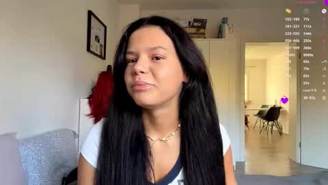 Mia online show from 10-30-25, 08:05