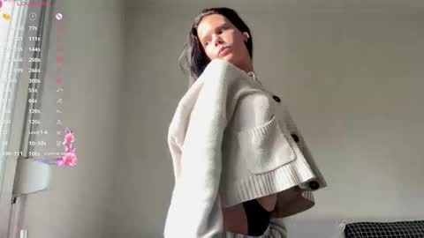 Mia online show from 03-08-26, 03:05