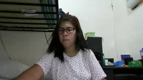 Snapshot of wildbrownchick69 chatting on 12-12-24, 01:32 WildChick online show from 12-12-24, 01:32