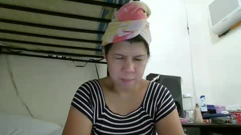 Snapshot of wildbrownchick69 chatting on 01-24-25, 06:35 WildChick online show from 01-24-25, 06:35