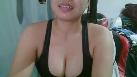 Snapshot of wildcamille chatting on 10-29-25, 06:37 camille online show from 10-29-25, 06:37